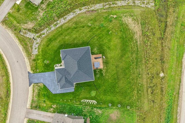 626 E Newville Trails Drive, Edgerton, WI 53534