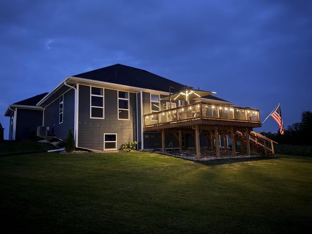 626 E Newville Trails Drive, Edgerton, WI 53534