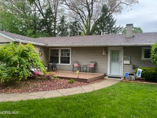 4733 Elmhurst Road, Toledo, OH 43613