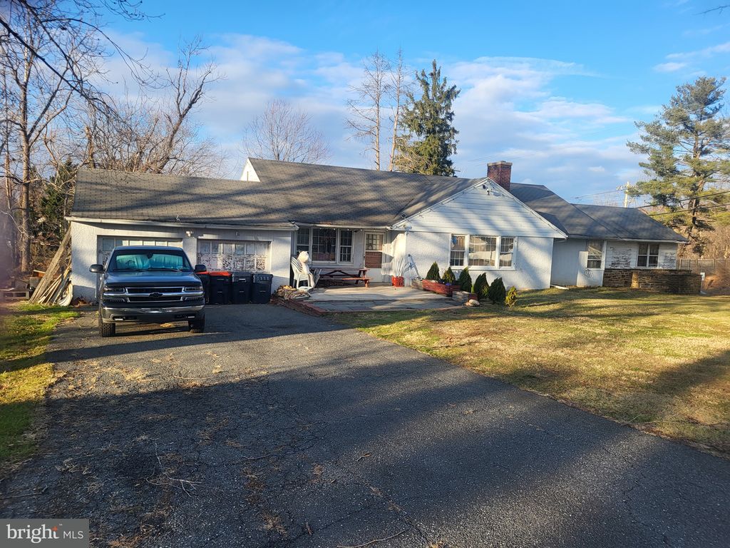 1003 NEWARK ROAD, Toughkenamon, PA 19374
