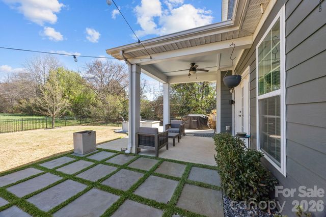 13343 Mcguffy Drive, Huntersville, NC 28078