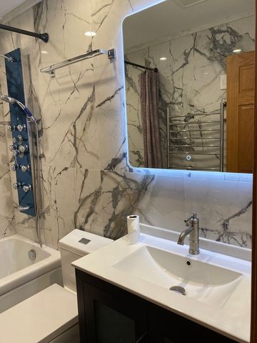 50 Plymouth Court 202B, Naperville, IL 60565