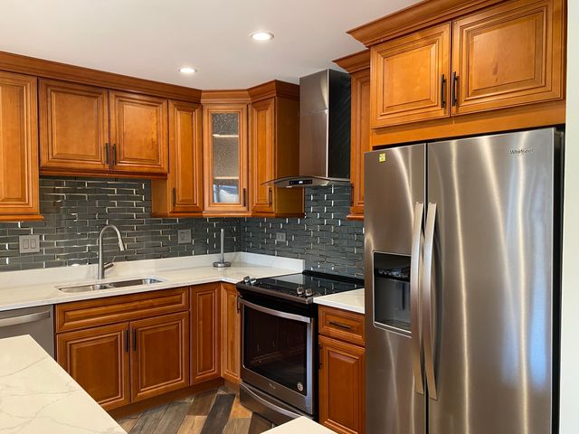 50 Plymouth Court 202B, Naperville, IL 60565