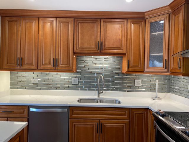 50 Plymouth Court 202B, Naperville, IL 60565