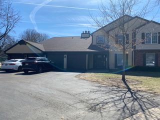 50 Plymouth Court 202B, Naperville, IL 60565