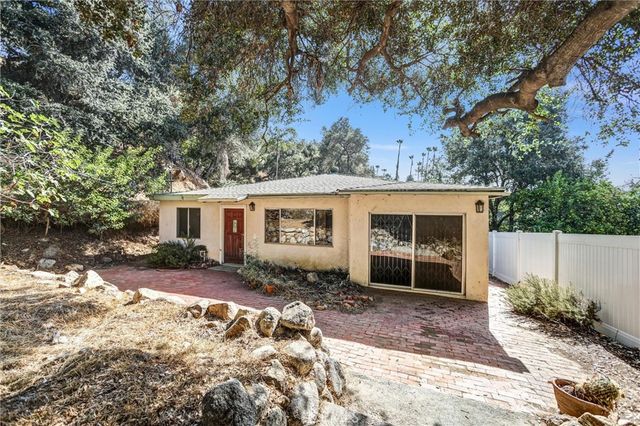 440 Sycamore Place, Sierra Madre, CA 91024