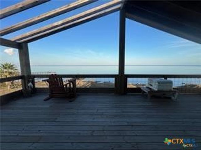 9 Lee Street, Port Lavaca, TX 77979