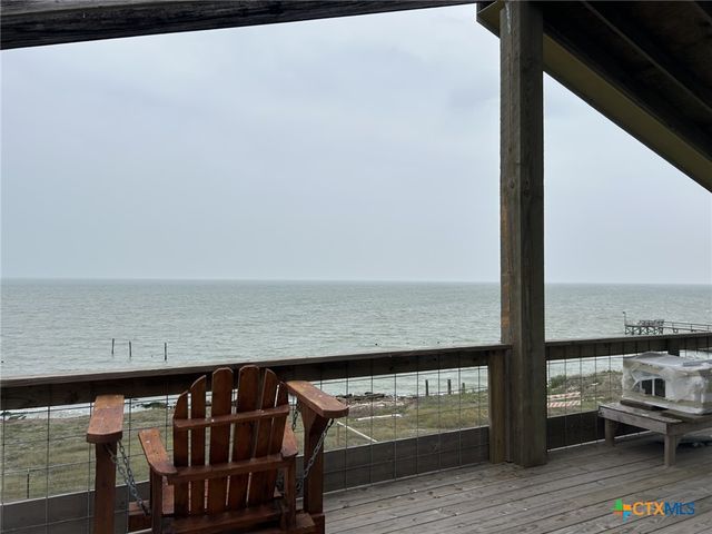 9 Lee Street, Port Lavaca, TX 77979