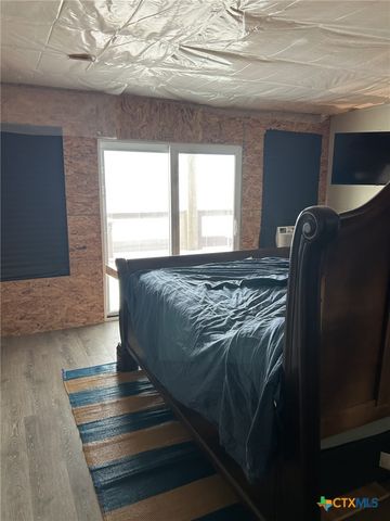9 Lee Street, Port Lavaca, TX 77979