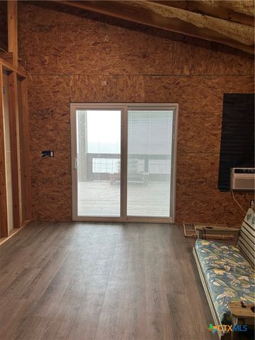 9 Lee Street, Port Lavaca, TX 77979