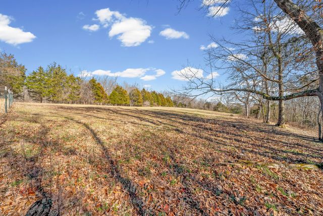 1663 Southside Rd, Southside, TN 37171