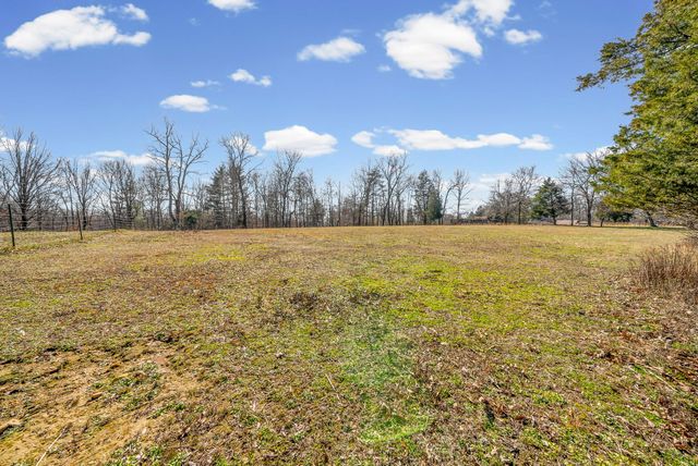 1663 Southside Rd, Southside, TN 37171