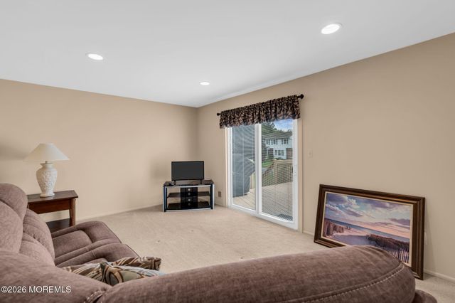 1 Trent Road, Tinton Falls, NJ 07753