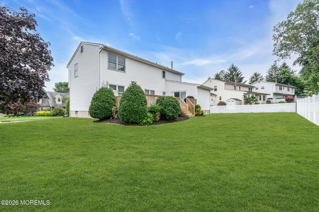 1 Trent Road, Tinton Falls, NJ 07753