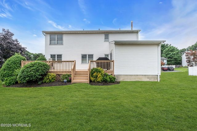 1 Trent Road, Tinton Falls, NJ 07753