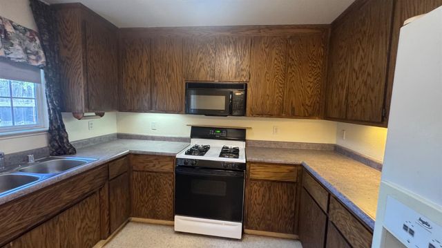 2428 Young Ave, Stockton, CA 95205