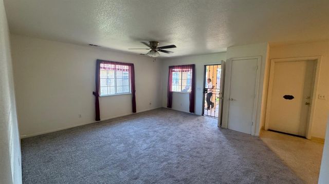 2428 Young Ave, Stockton, CA 95205