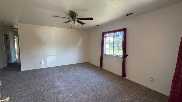 2428 Young Ave, Stockton, CA 95205