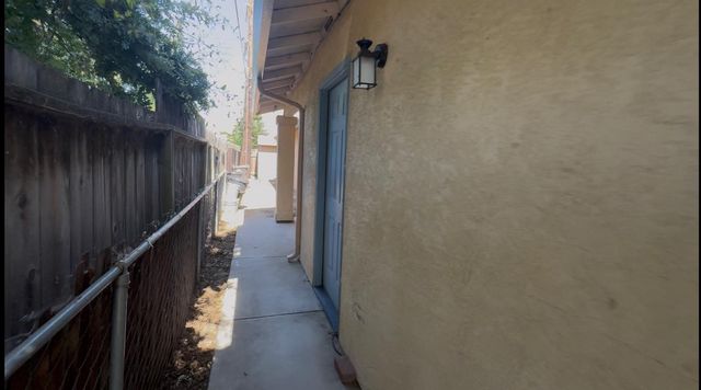 2428 Young Ave, Stockton, CA 95205