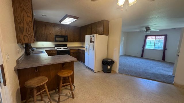 2428 Young Ave, Stockton, CA 95205