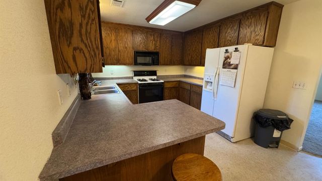 2428 Young Ave, Stockton, CA 95205