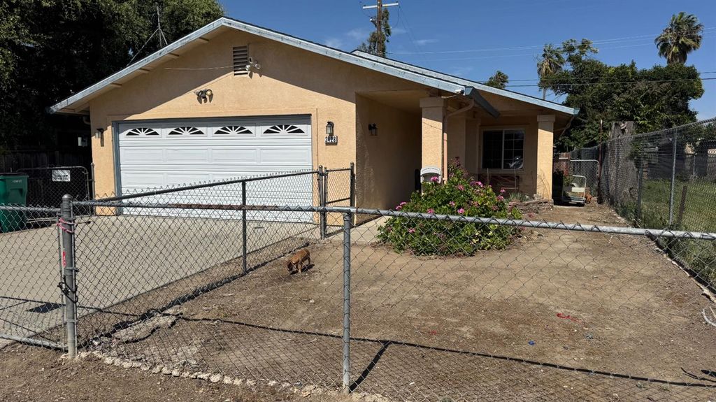 2428 Young Ave, Stockton, CA 95205