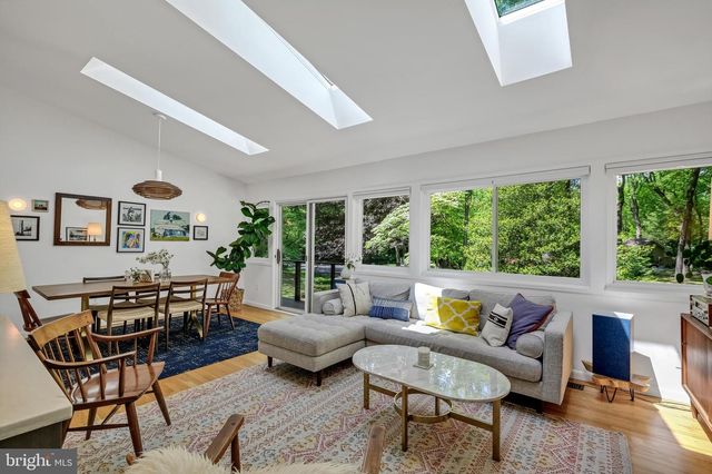 8303 STILL SPRING CT, Bethesda, MD 20817