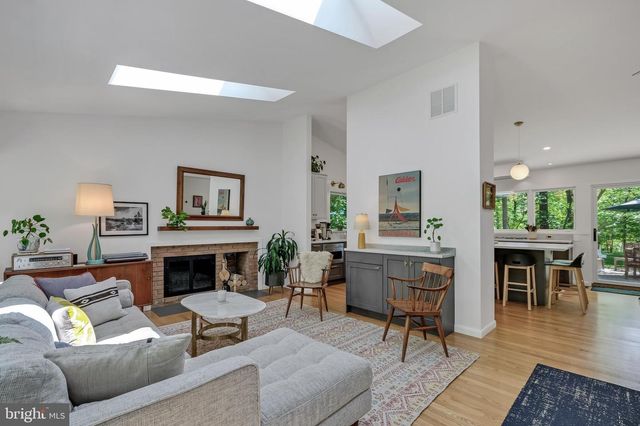 8303 STILL SPRING CT, Bethesda, MD 20817