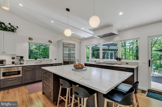 8303 STILL SPRING CT, Bethesda, MD 20817