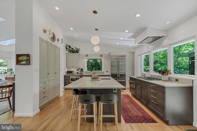 8303 STILL SPRING CT, Bethesda, MD 20817