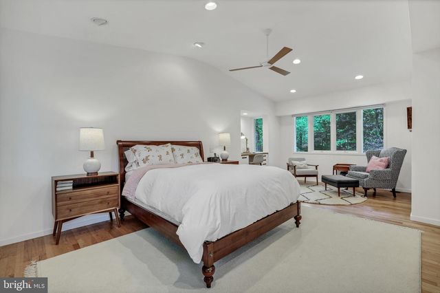 8303 STILL SPRING CT, Bethesda, MD 20817