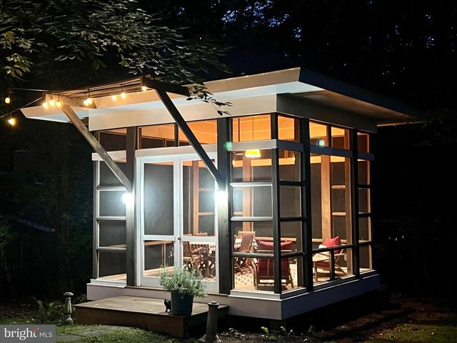 8303 STILL SPRING CT, Bethesda, MD 20817