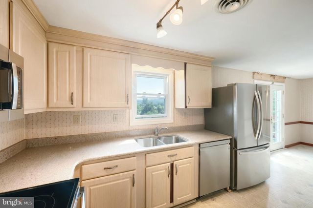 264 NOLLYN DR, Dallastown, PA 17313