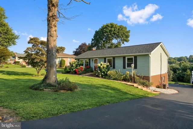 264 NOLLYN DR, Dallastown, PA 17313