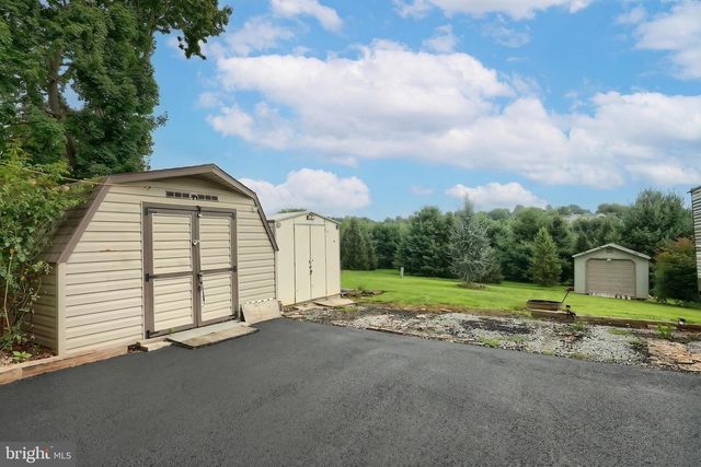 264 NOLLYN DR, Dallastown, PA 17313