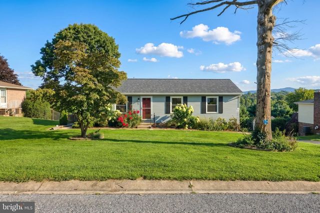 264 NOLLYN DR, Dallastown, PA 17313