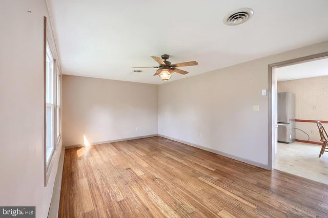 264 NOLLYN DR, Dallastown, PA 17313
