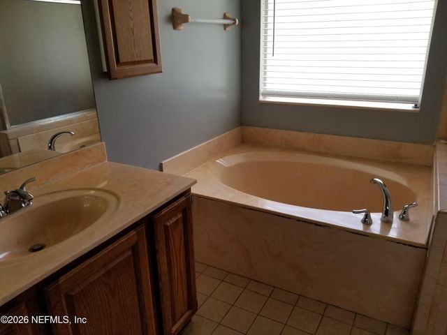 7440 SECRET WOOD Trail, Jacksonville, FL 32216