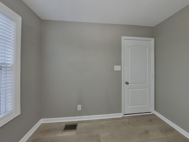 1335 Loren Cir, Clarksville, TN 37042