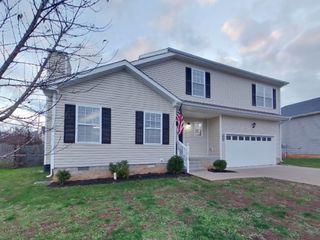 1335 Loren Cir, Clarksville, TN 37042
