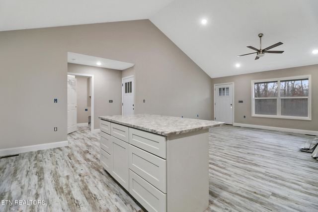 314 Yatasi Tr, Crossville, TN 38572