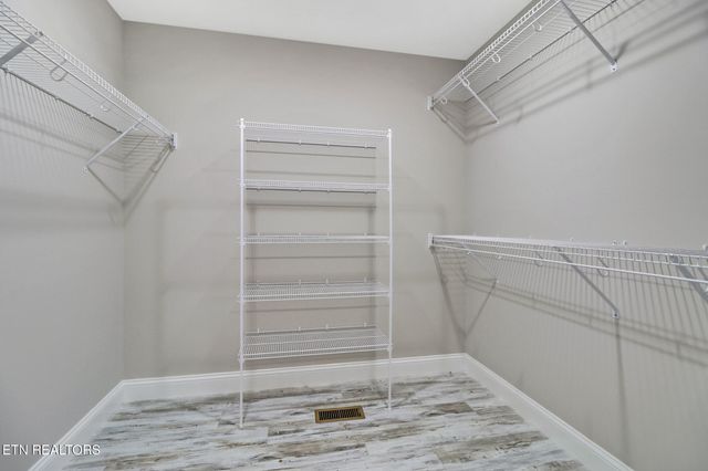 314 Yatasi Tr, Crossville, TN 38572