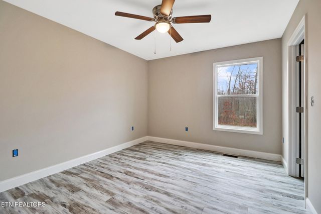 314 Yatasi Tr, Crossville, TN 38572