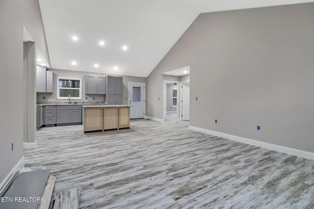 314 Yatasi Tr, Crossville, TN 38572