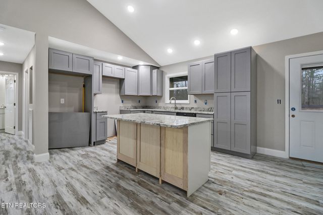 314 Yatasi Tr, Crossville, TN 38572