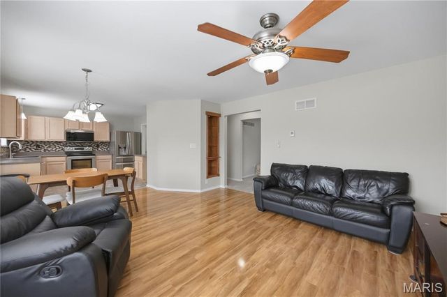 64 Brimstone Corner, O'fallon, MO 63366