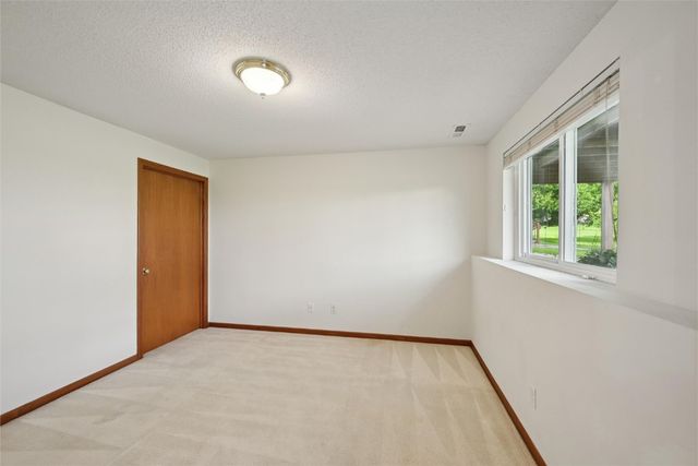 2635 6th Street, Marion, IA 52302