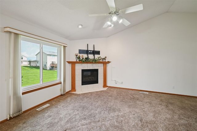 2635 6th Street, Marion, IA 52302