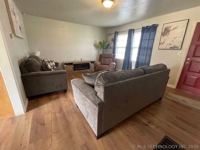 3804 W 4th Street, Tulsa, OK 74127