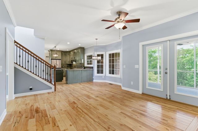 1013 Cabriolet Ct, Gallatin, TN 37066
